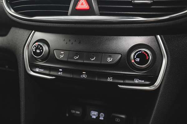 2019 Hyundai Santa Fe Active TM.2