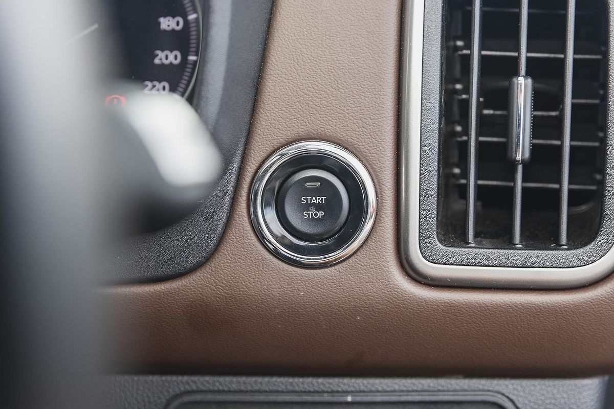 2023 Mahindra Scorpio Z8L
