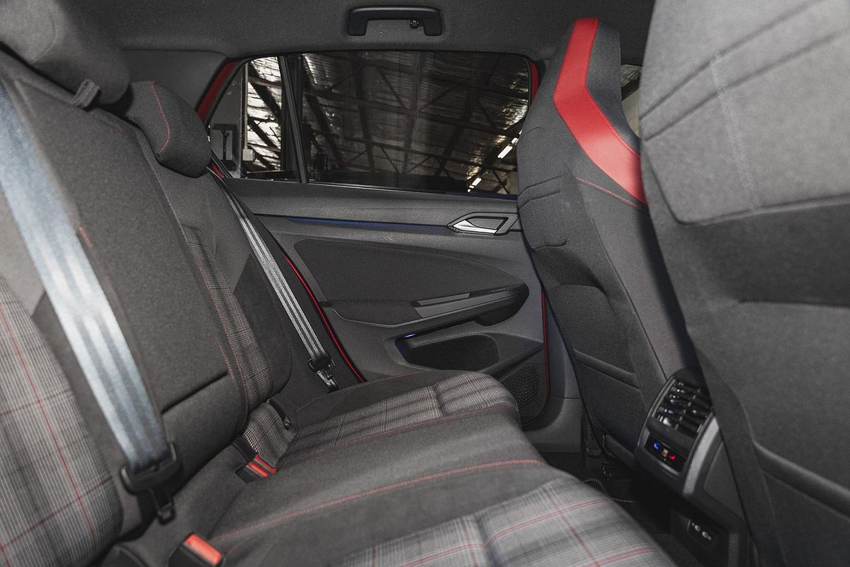 2022 Volkswagen Golf GTI 8