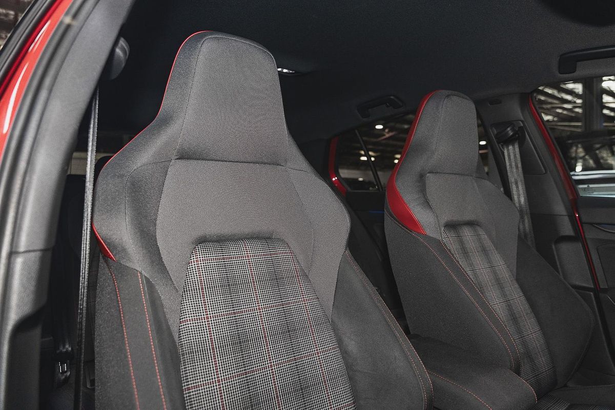 2022 Volkswagen Golf GTI 8