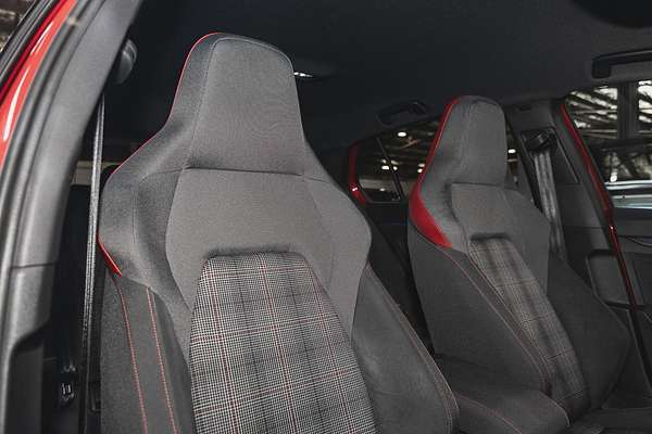 2022 Volkswagen Golf GTI 8