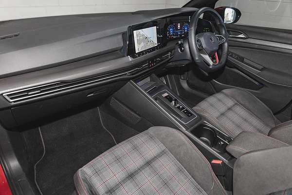 2022 Volkswagen Golf GTI 8