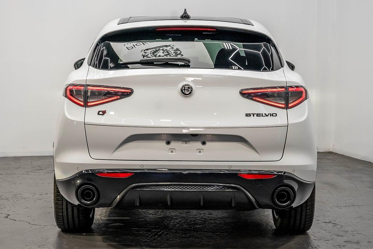 2023 Alfa Romeo Stelvio Veloce Series 4