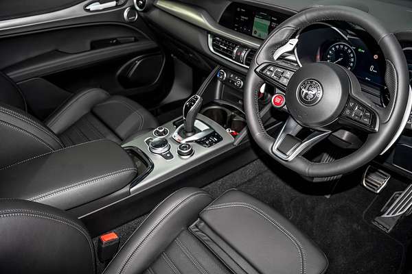 2023 Alfa Romeo Stelvio Veloce Series 4