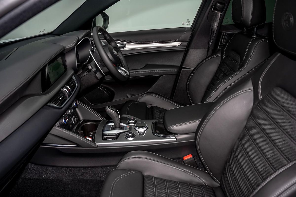 2023 Alfa Romeo Stelvio Veloce Series 4