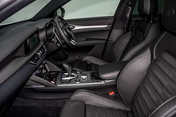 2023 Alfa Romeo Stelvio Veloce Series 4