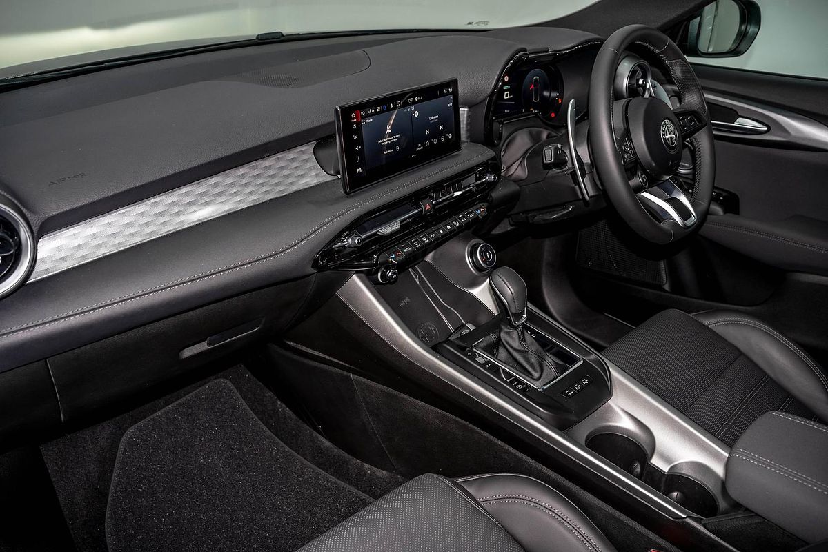 2023 Alfa Romeo Tonale Veloce Plug-In Hybrid