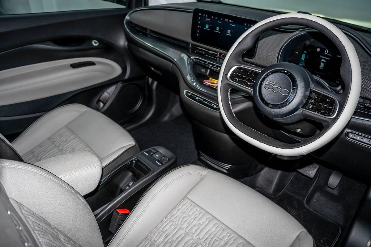 2023 Fiat 500e La Prima