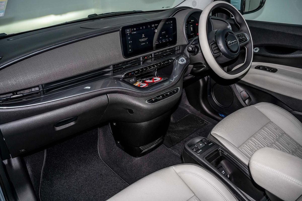 2023 Fiat 500e La Prima