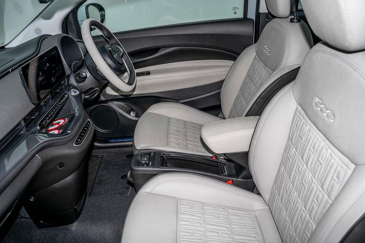 2023 Fiat 500e La Prima