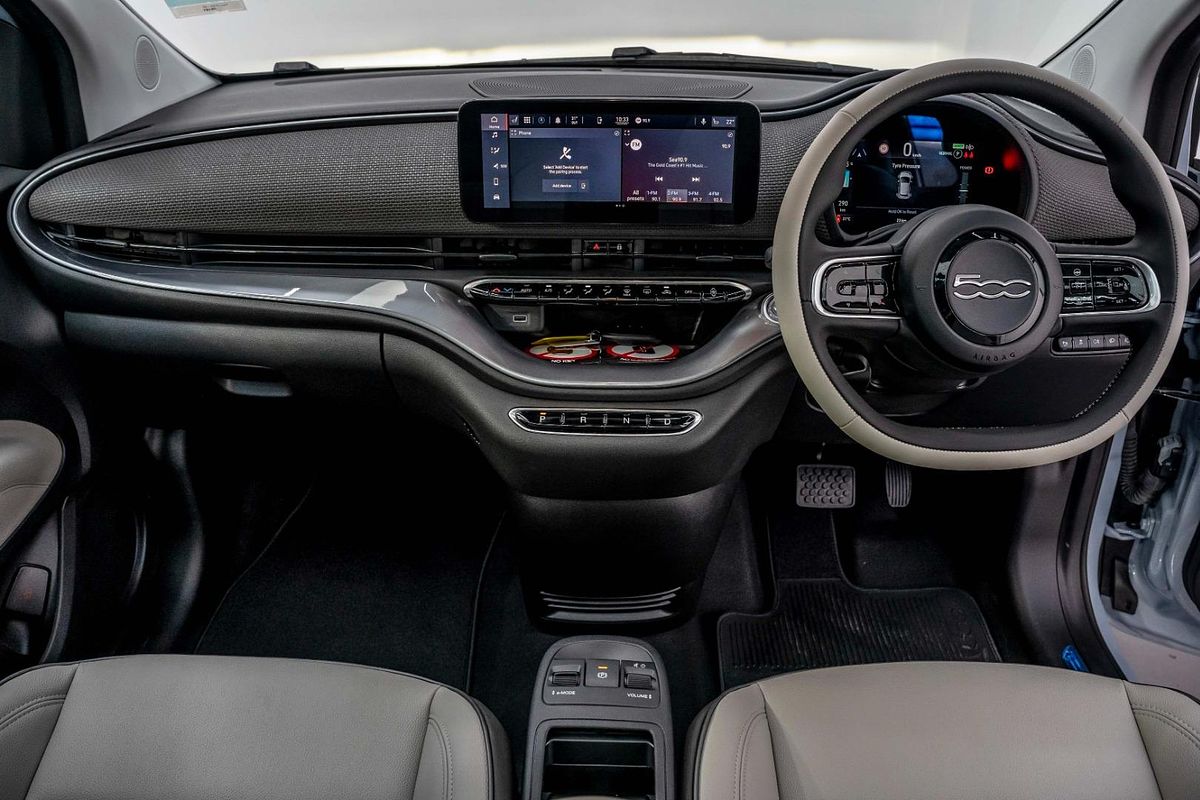 2023 Fiat 500e La Prima