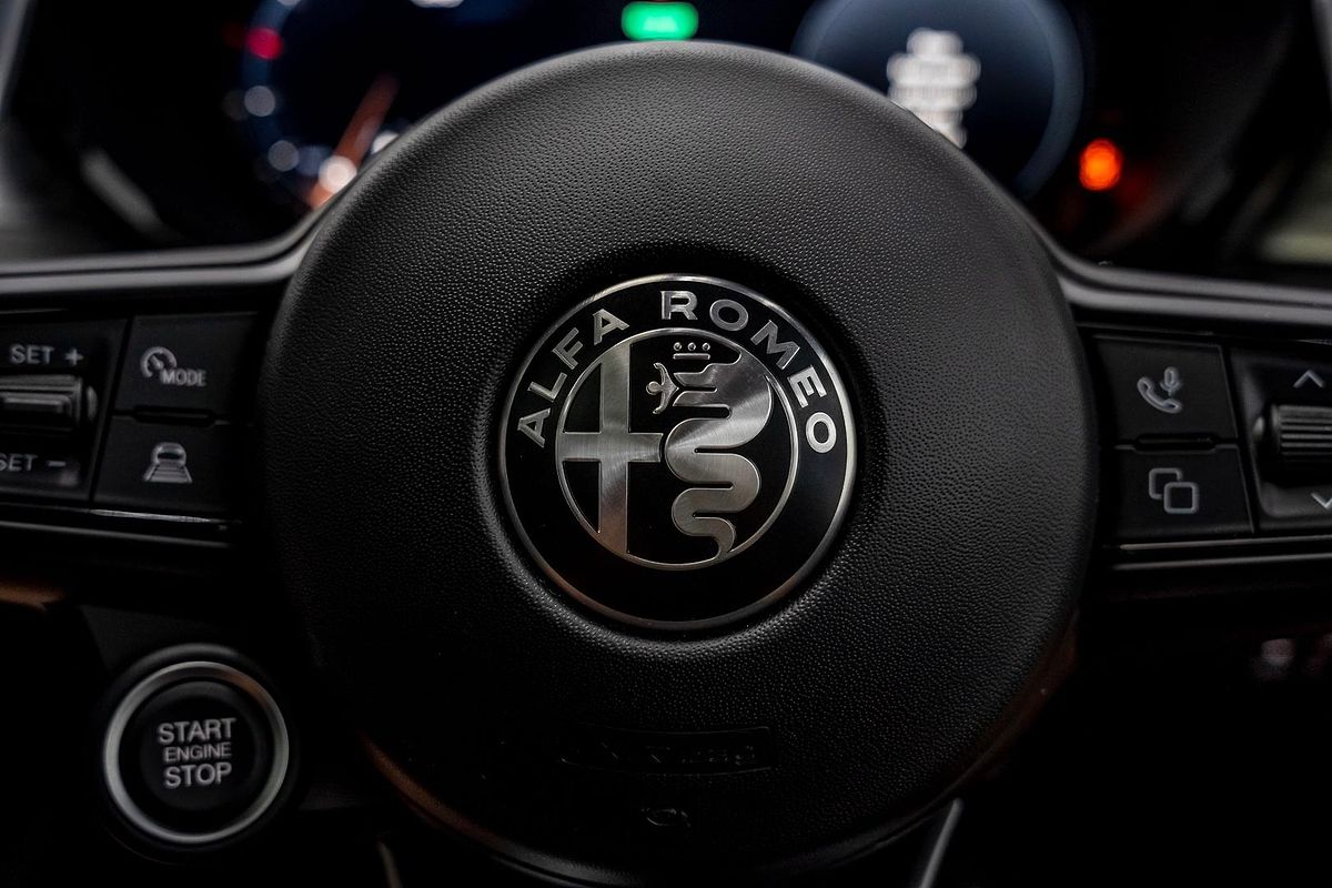 2023 Alfa Romeo Tonale Veloce Plug-In Hybrid