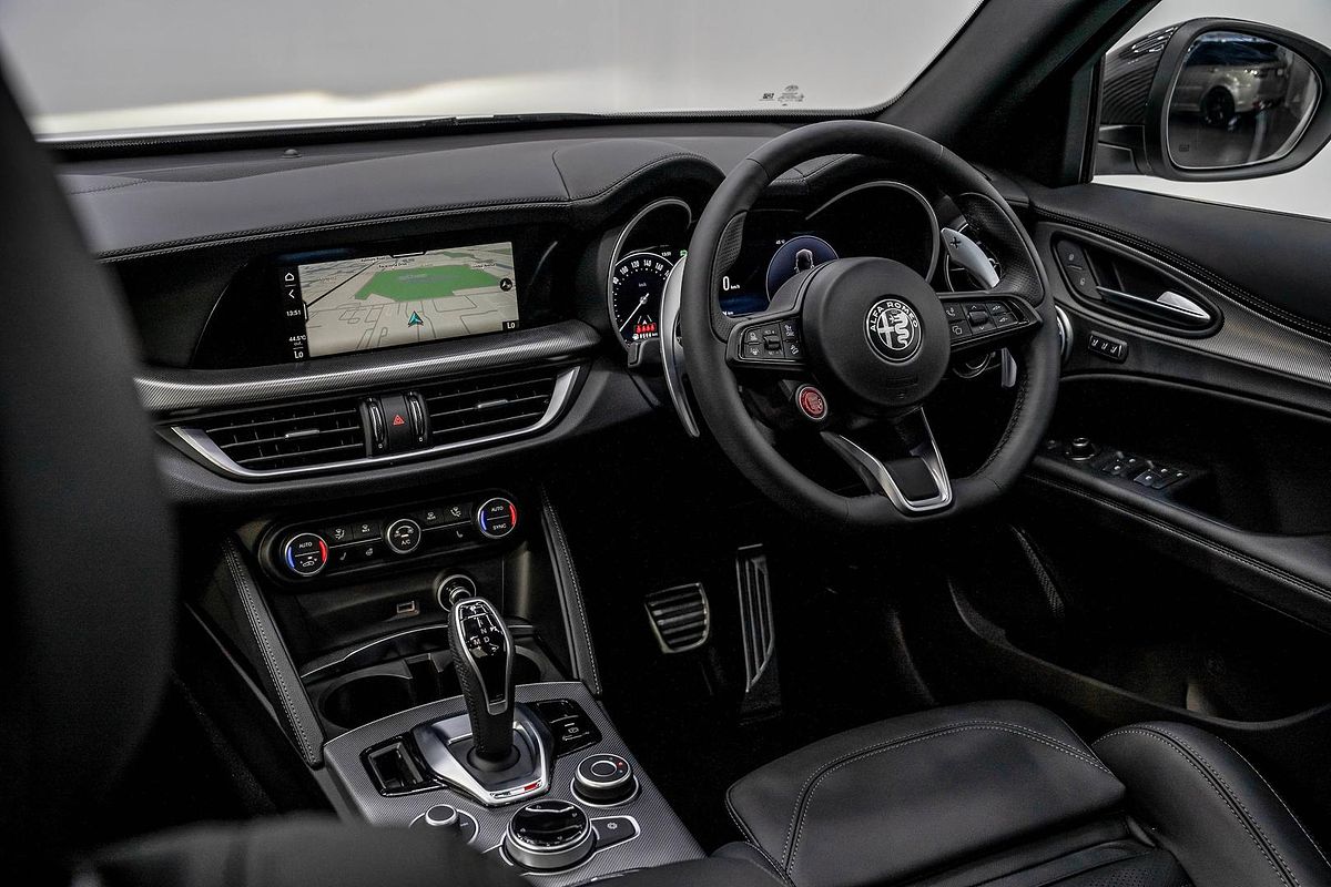 2023 Alfa Romeo Stelvio Veloce Series 4