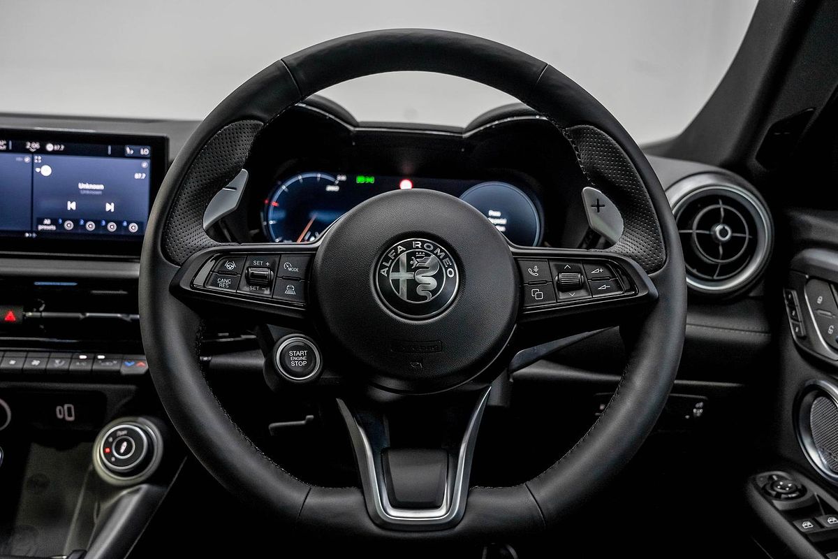 2023 Alfa Romeo Tonale Veloce Plug-In Hybrid