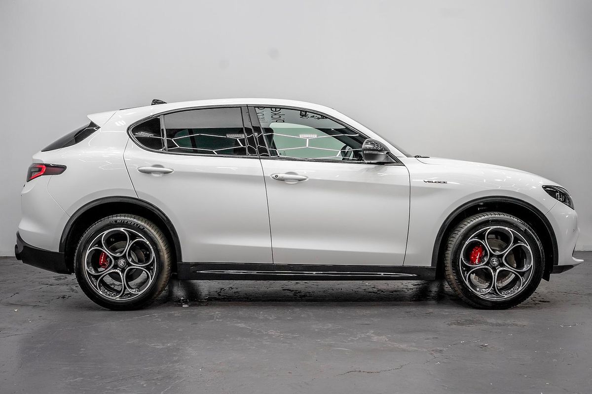 2023 Alfa Romeo Stelvio Veloce Series 4