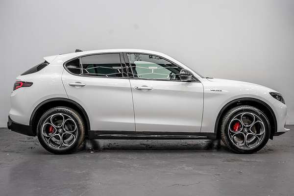 2023 Alfa Romeo Stelvio Veloce Series 4