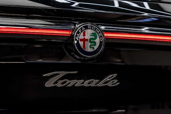 2023 Alfa Romeo Tonale Veloce Plug-In Hybrid