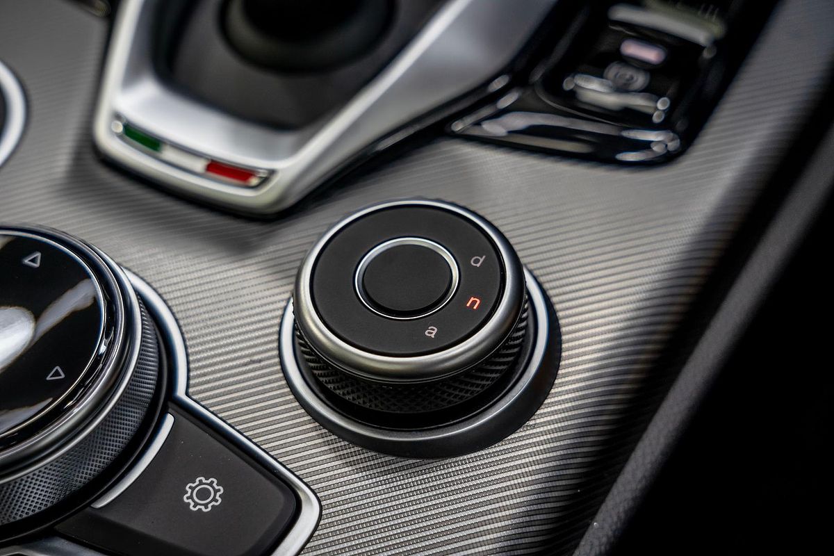 2023 Alfa Romeo Stelvio Veloce Series 4