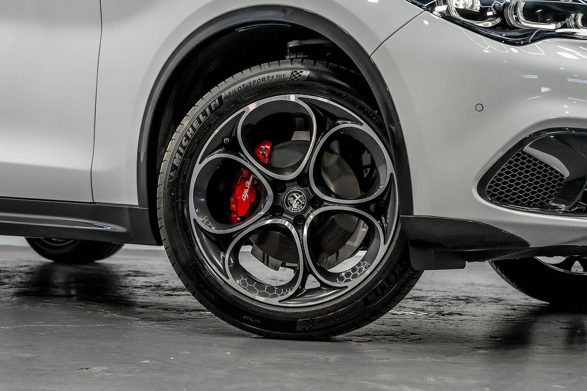 2023 Alfa Romeo Stelvio Veloce Series 4