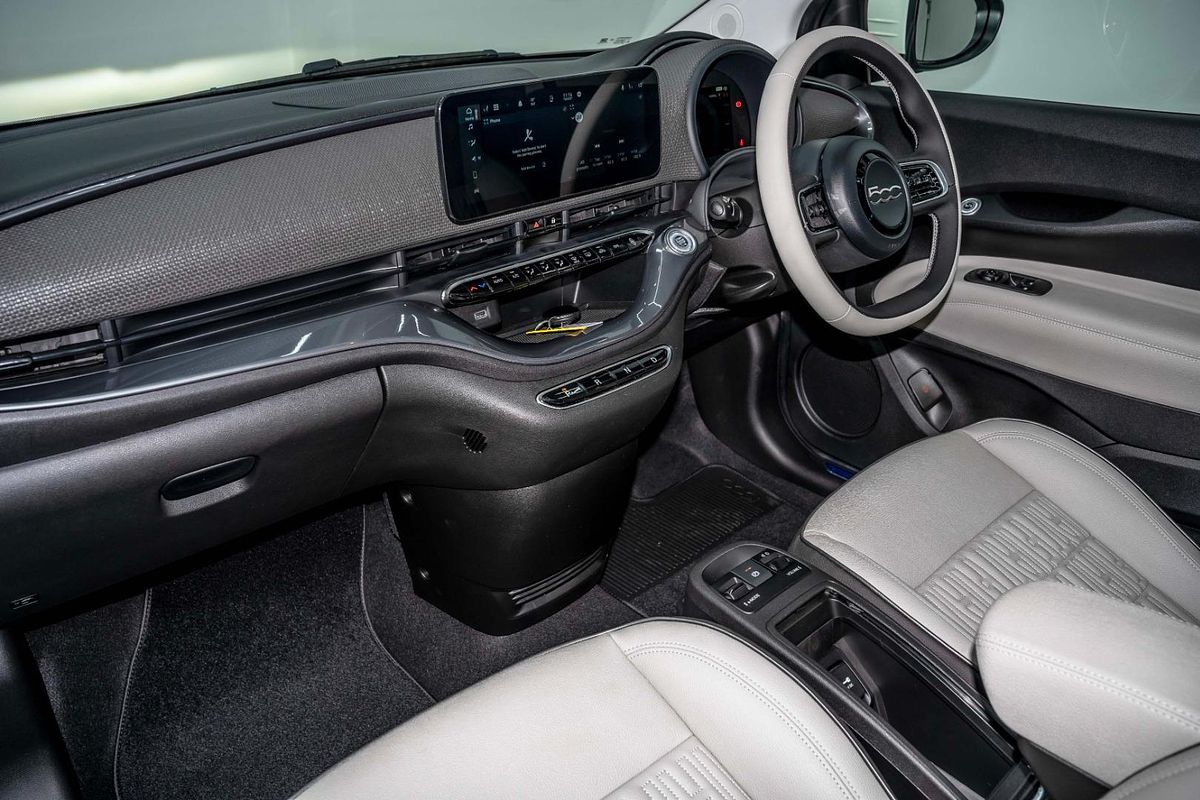 2023 Fiat 500e La Prima