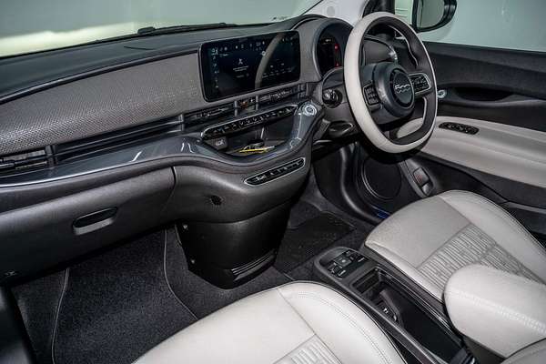 2023 Fiat 500e La Prima