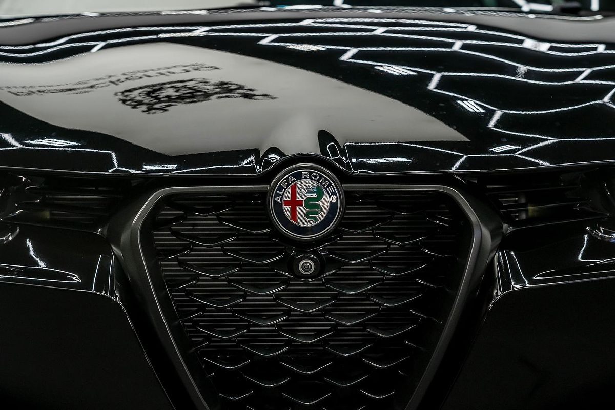 2023 Alfa Romeo Tonale Veloce Plug-In Hybrid