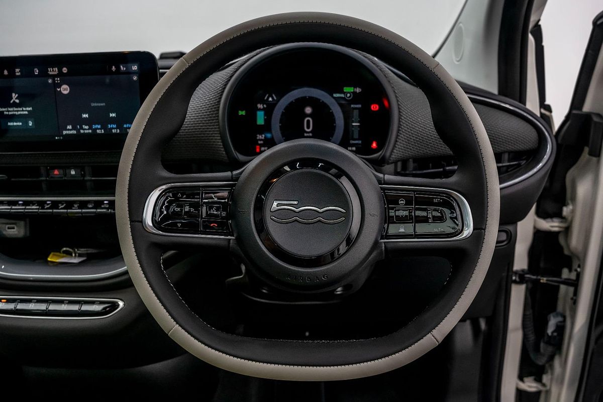 2023 Fiat 500e La Prima