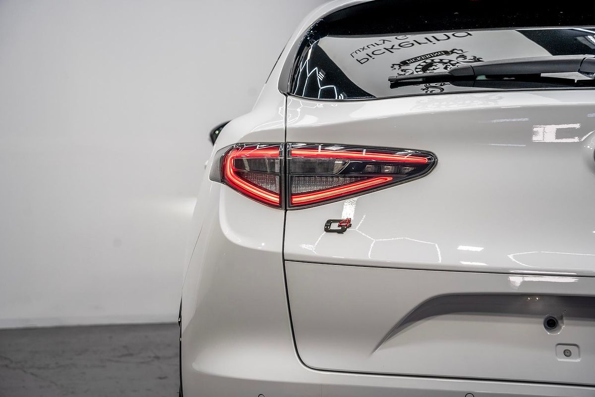 2023 Alfa Romeo Stelvio Veloce Series 4