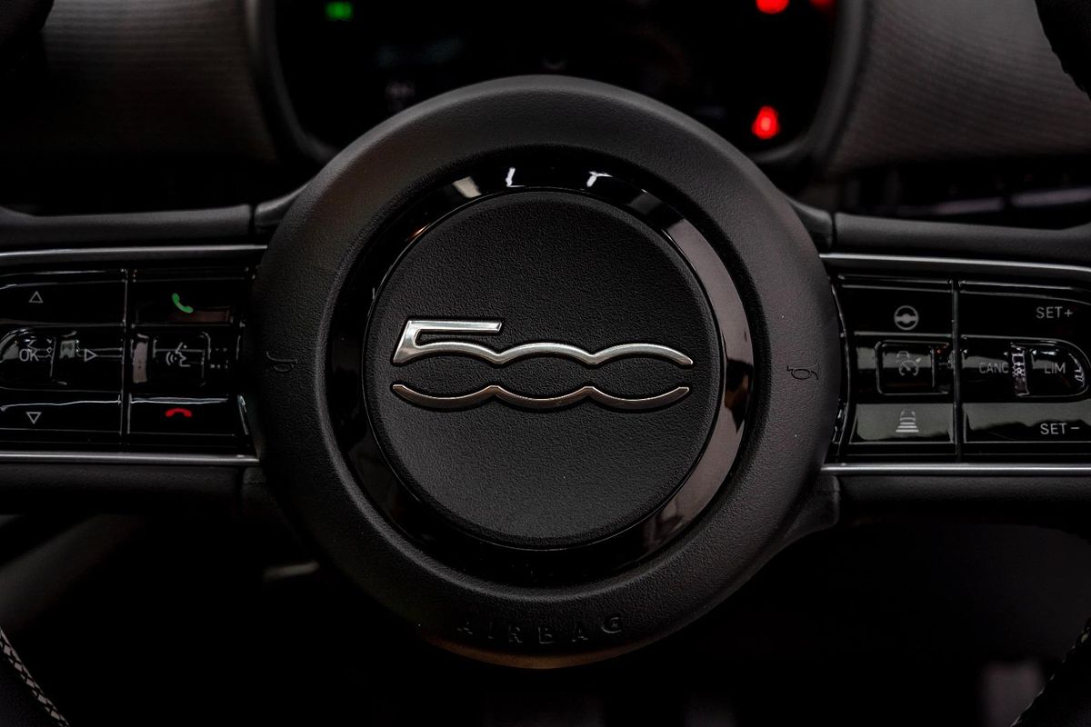 2023 Fiat 500e La Prima