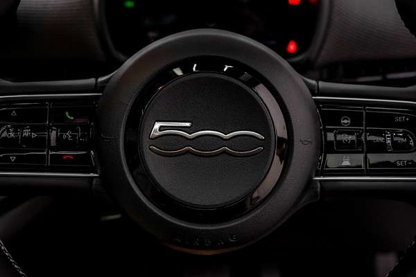 2023 Fiat 500e La Prima