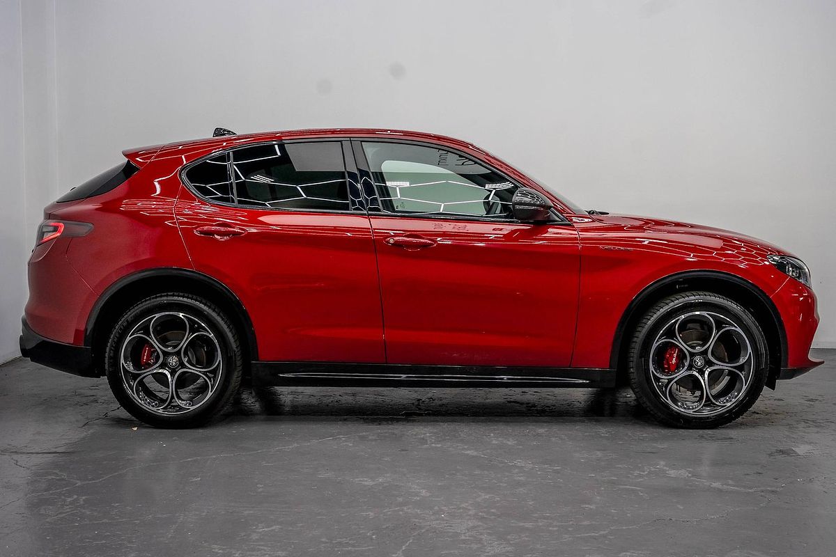 2023 Alfa Romeo Stelvio Veloce Series 4