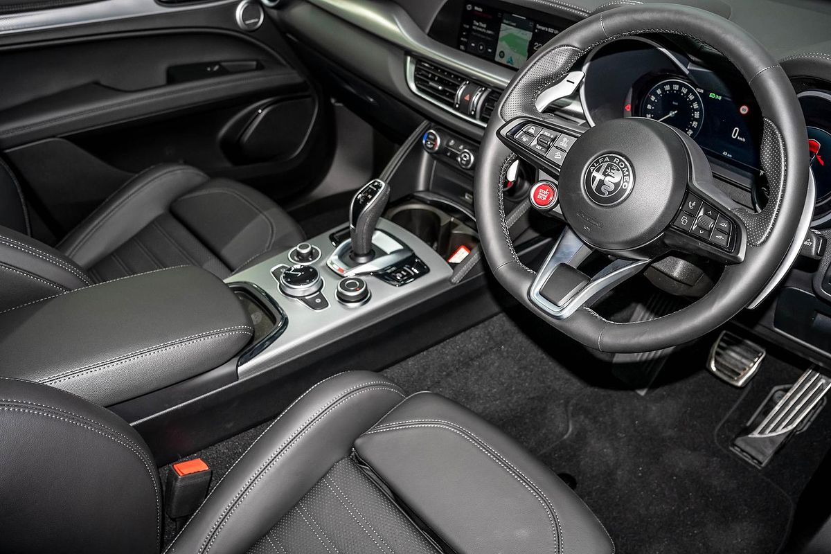 2023 Alfa Romeo Stelvio Veloce Series 4