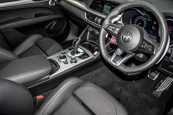 2023 Alfa Romeo Stelvio Veloce Series 4