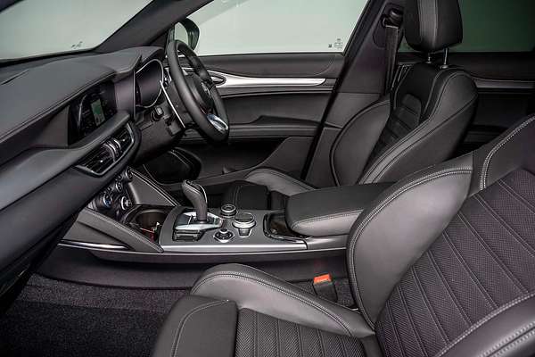 2023 Alfa Romeo Stelvio Veloce Series 4