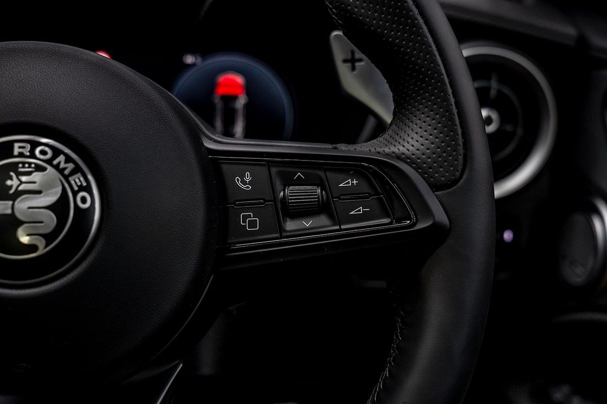 2023 Alfa Romeo Stelvio Veloce Series 4