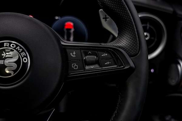 2023 Alfa Romeo Stelvio Veloce Series 4