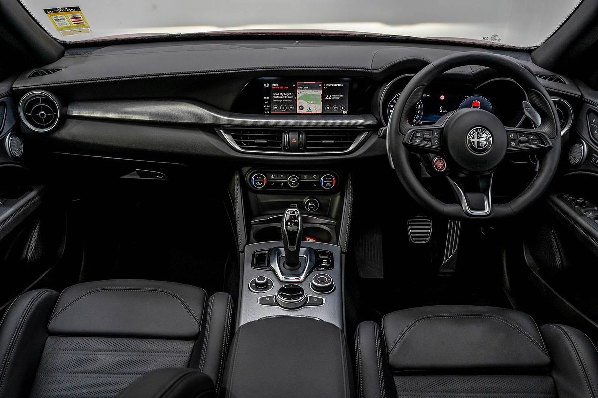 2023 Alfa Romeo Stelvio Veloce Series 4