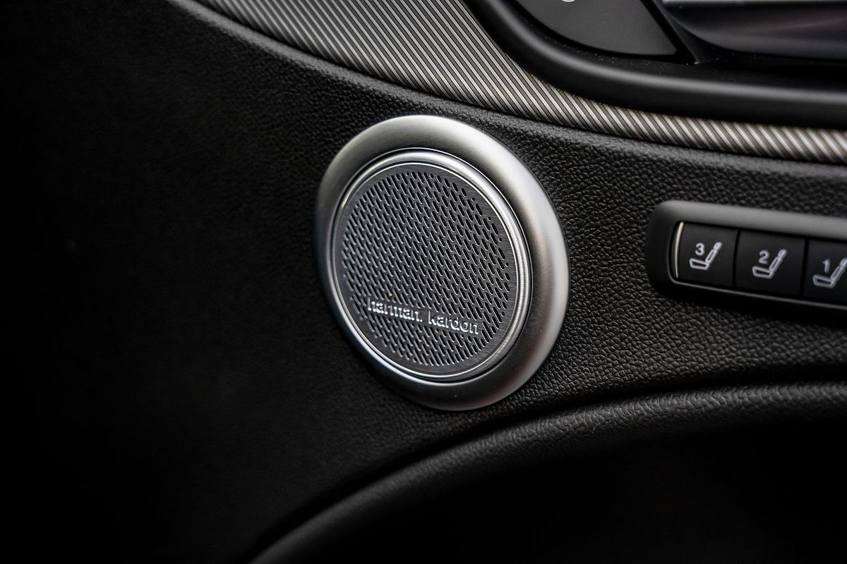 2023 Alfa Romeo Stelvio Veloce Series 4