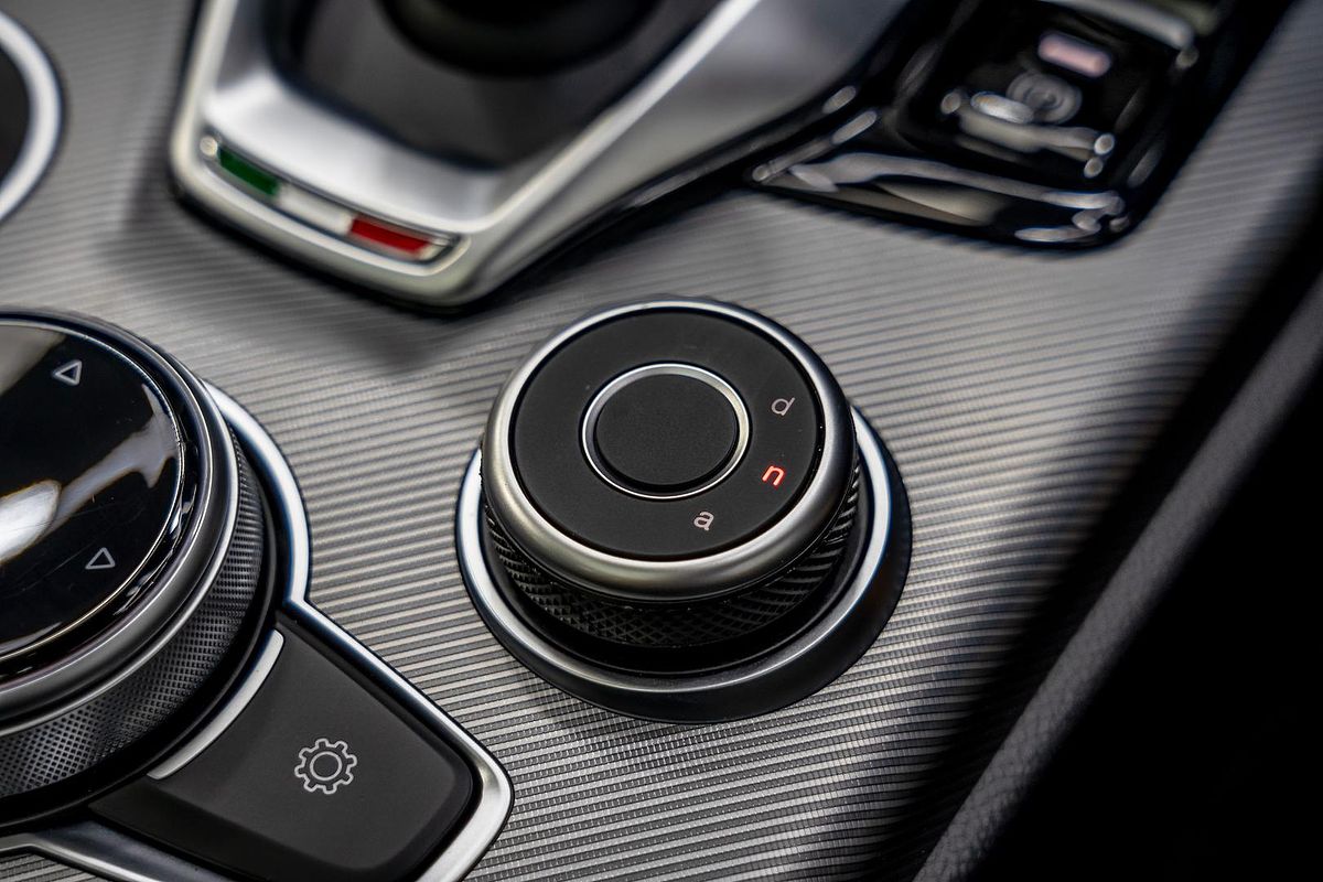 2023 Alfa Romeo Stelvio Veloce Series 4