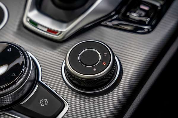2023 Alfa Romeo Stelvio Veloce Series 4