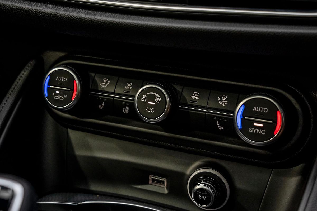 2023 Alfa Romeo Stelvio Veloce Series 4