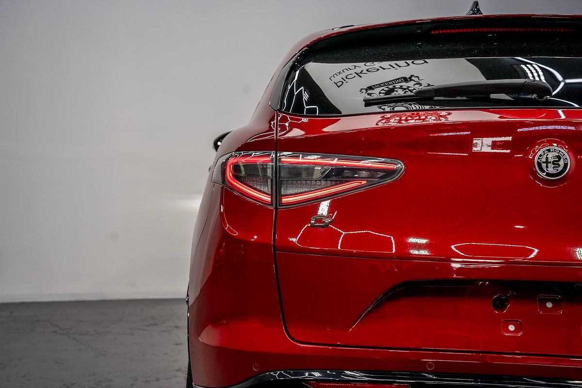 2023 Alfa Romeo Stelvio Veloce Series 4