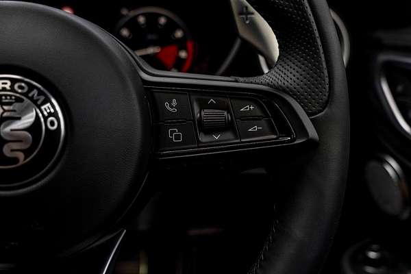 2023 Alfa Romeo Giulia Veloce Series 4