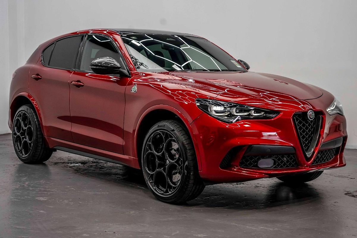 2024 Alfa Romeo Stelvio Quadrifoglio Super Sport Series 5