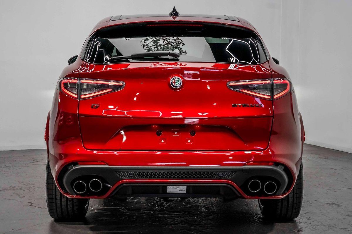 2024 Alfa Romeo Stelvio Quadrifoglio Super Sport Series 5