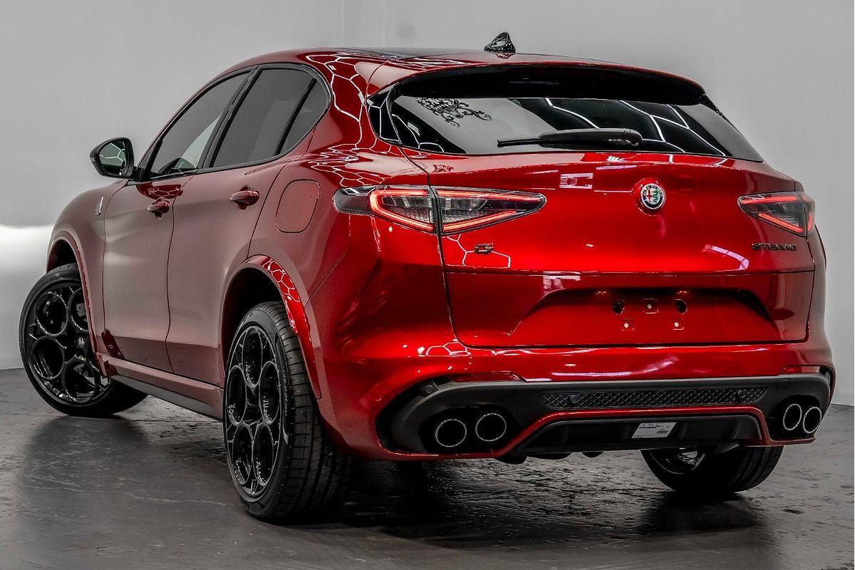 2024 Alfa Romeo Stelvio Quadrifoglio Super Sport Series 5