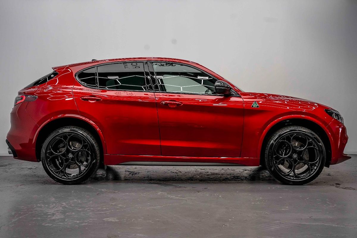 2024 Alfa Romeo Stelvio Quadrifoglio Super Sport Series 5