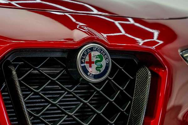 2024 Alfa Romeo Stelvio Quadrifoglio Super Sport Series 5