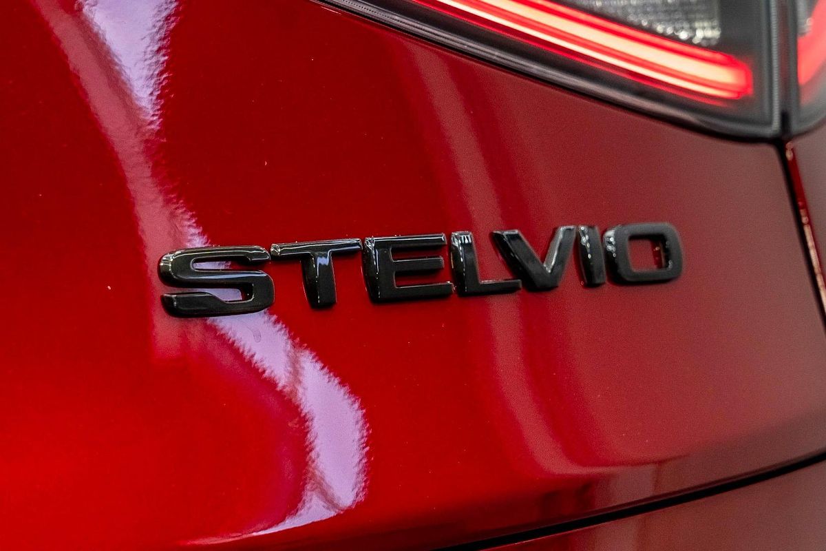 2024 Alfa Romeo Stelvio Quadrifoglio Super Sport Series 5