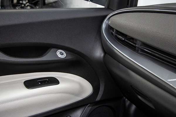 2023 Fiat 500e La Prima